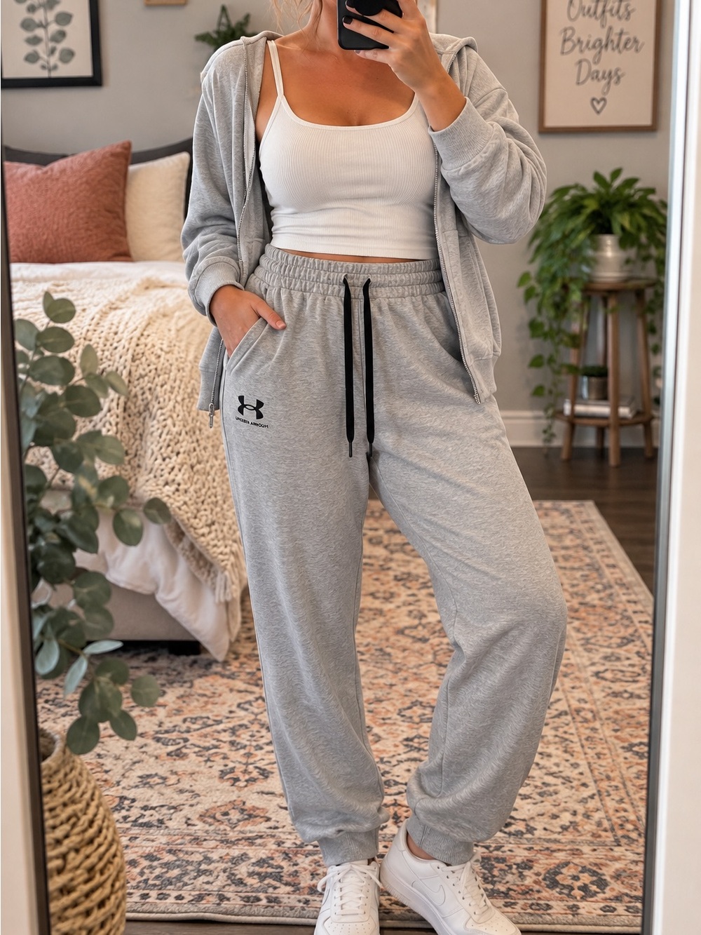 Under Armour Gray Fleece Jogger Sweatpants |  Loose Fit | L